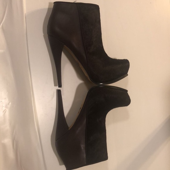 Circus by Sam Edelman Jacey heeled booties in burgundy and side zipper - Picture 3 of 9